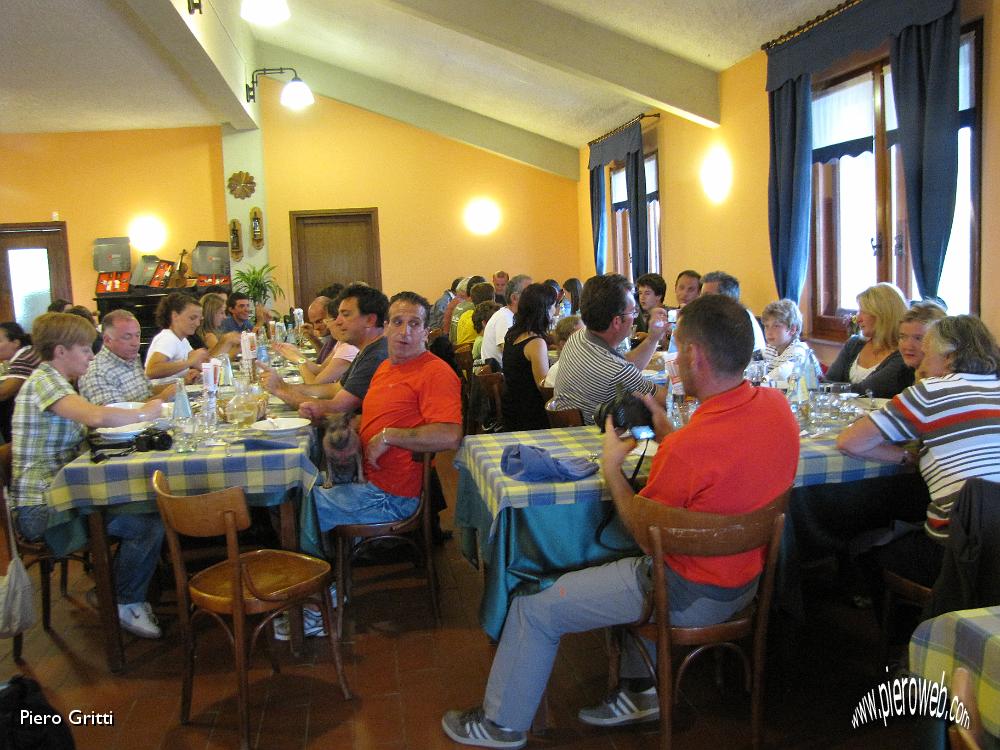 94 A cena al Rif. Monte Avaro.jpg